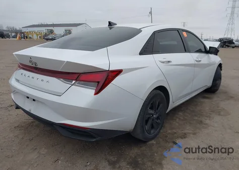 2022 Hyundai Elantra Sel z USA, uszkodzony, nr VIN 5NPLM4AGXNH056431